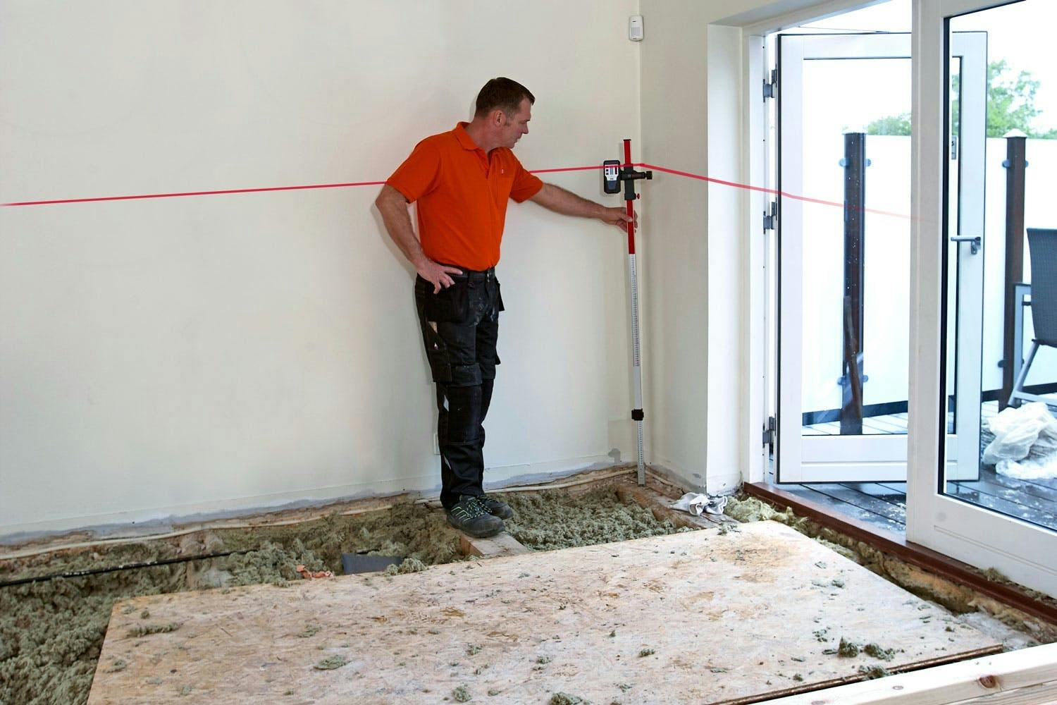 Linjalaser: Aivan suoraan linjalaserilla Linjalaser